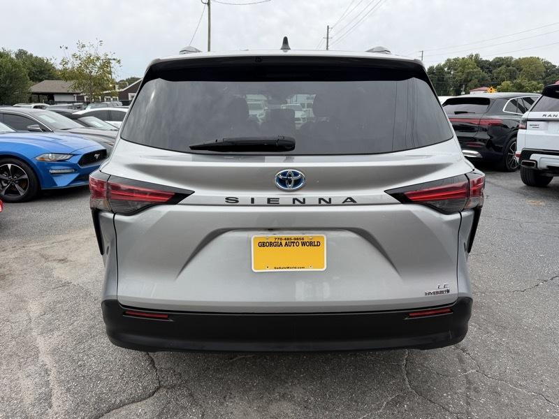 Toyota Sienna LE 8-Passenger 2022