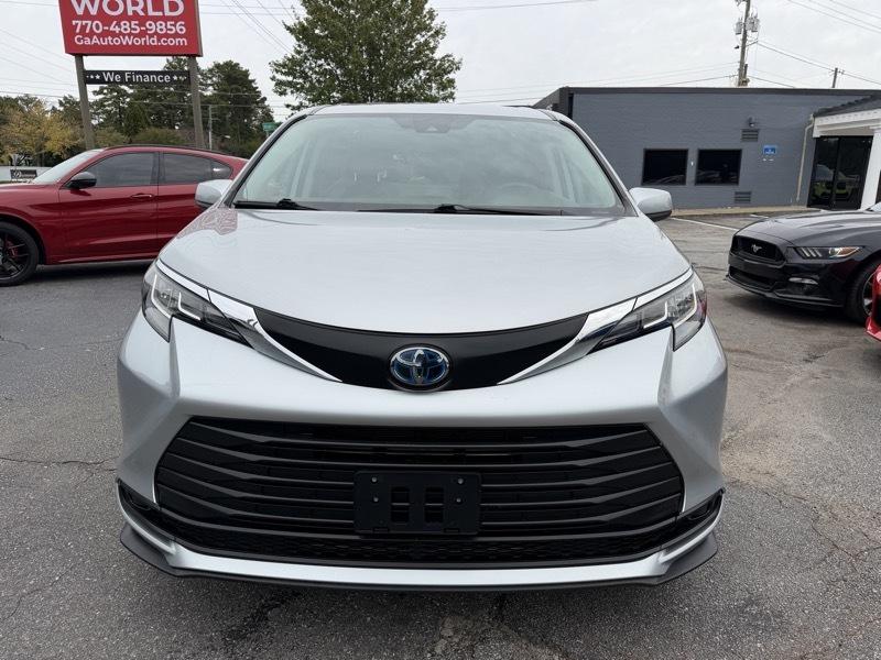 Toyota Sienna LE 8-Passenger 2022