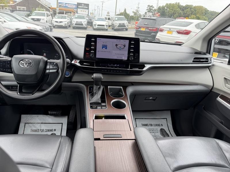 Toyota Sienna LE 8-Passenger 2022