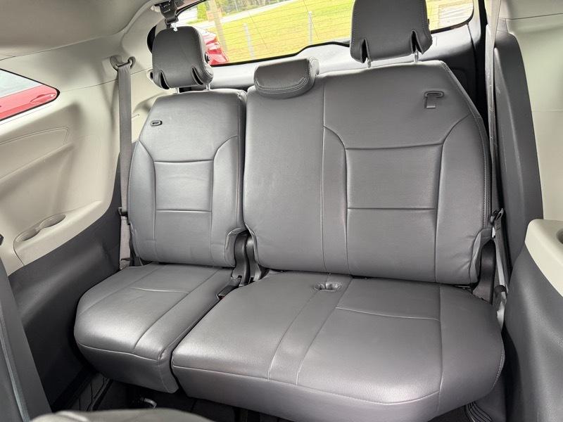 Toyota Sienna LE 8-Passenger 2022
