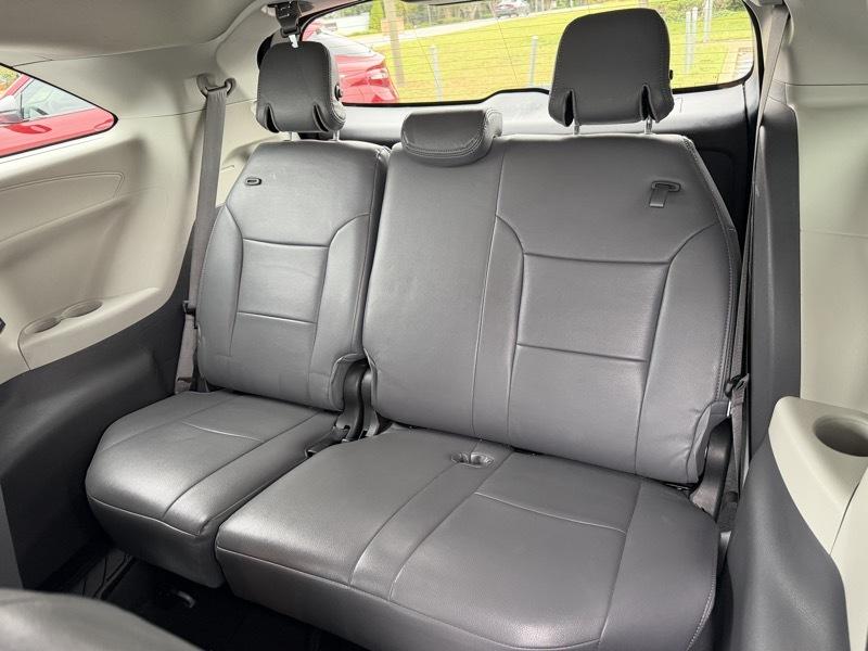 Toyota Sienna LE 8-Passenger 2022