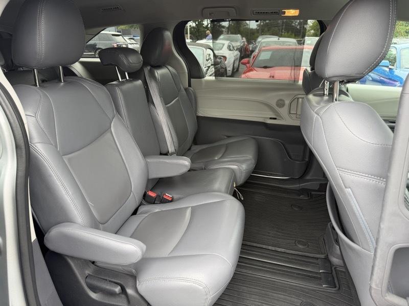 Toyota Sienna LE 8-Passenger 2022