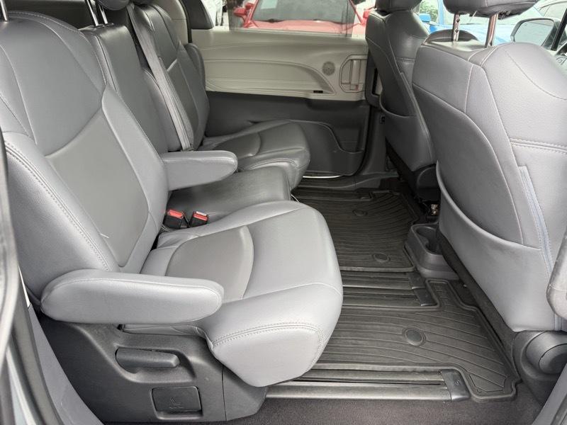 Toyota Sienna LE 8-Passenger 2022
