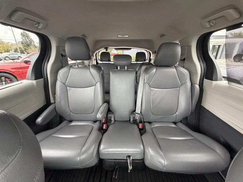 Toyota Sienna LE 8-Passenger 2022