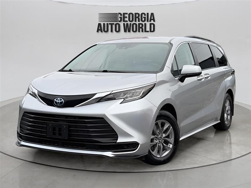 Toyota Sienna LE 8-Passenger 2022