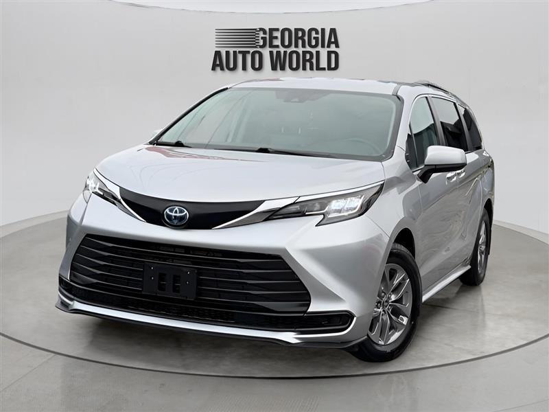 Toyota Sienna LE 8-Passenger 2022