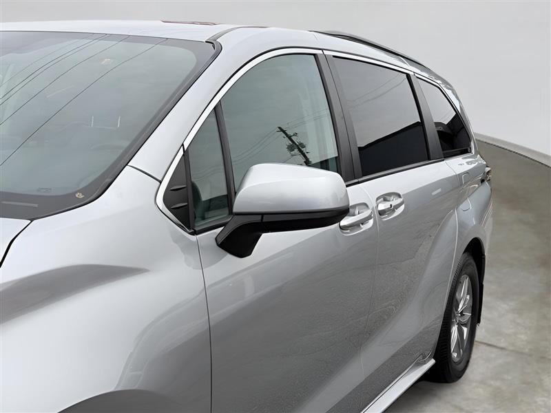Toyota Sienna LE 8-Passenger 2022