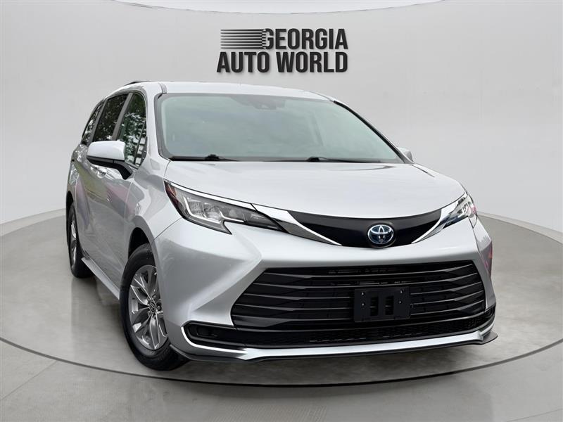 Toyota Sienna LE 8-Passenger 2022