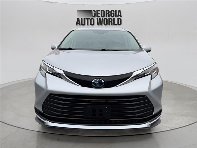 Toyota Sienna LE 8-Passenger 2022