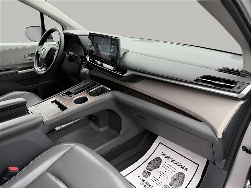 Toyota Sienna LE 8-Passenger 2022