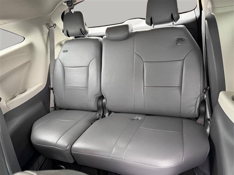 Toyota Sienna LE 8-Passenger 2022
