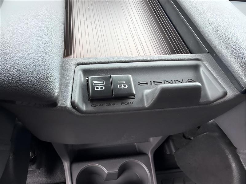 Toyota Sienna LE 8-Passenger 2022