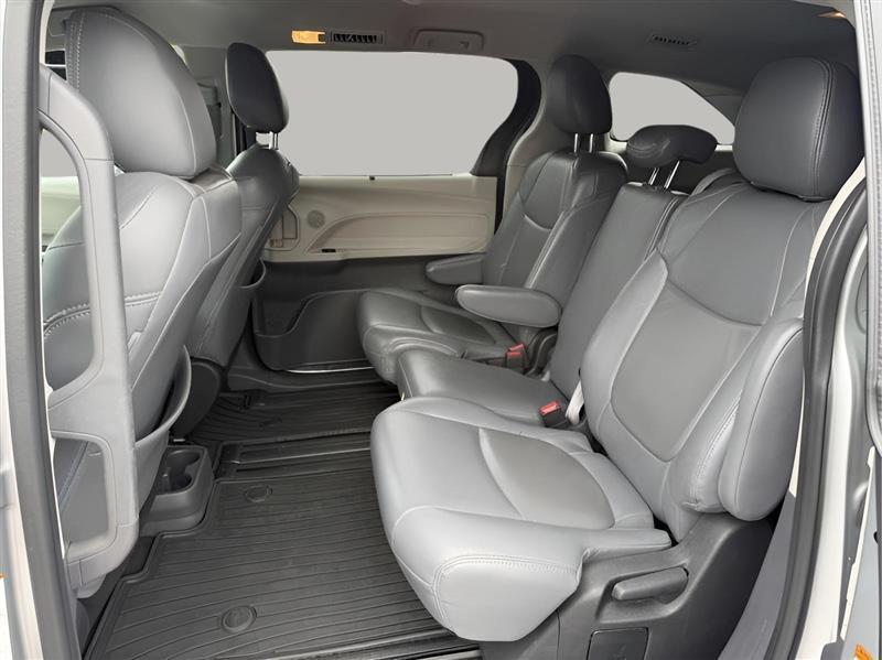 Toyota Sienna LE 8-Passenger 2022