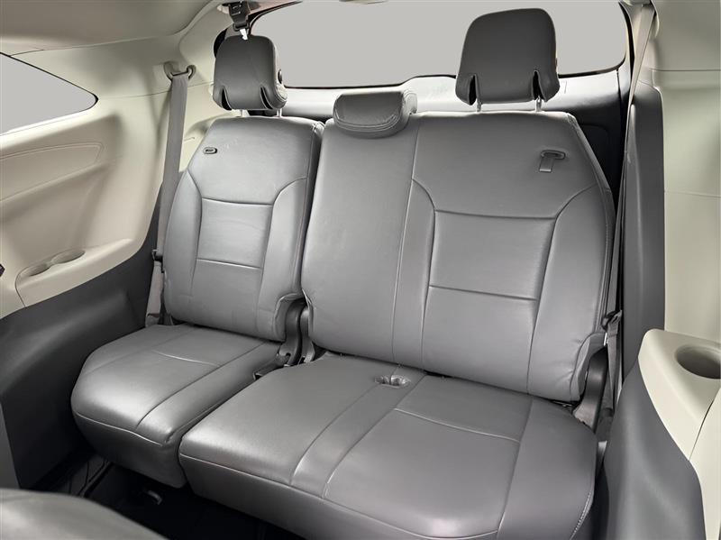 Toyota Sienna LE 8-Passenger 2022
