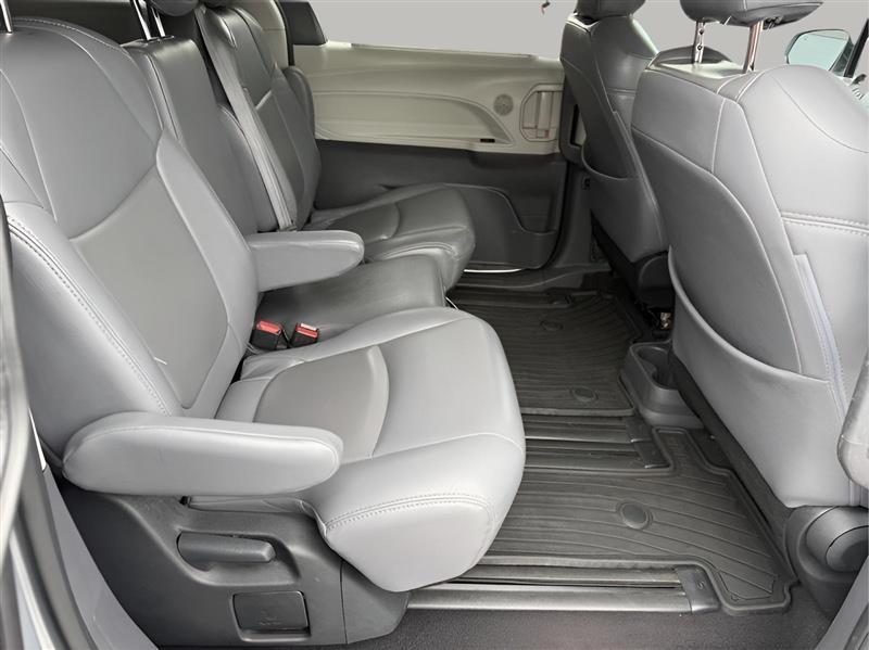 Toyota Sienna LE 8-Passenger 2022