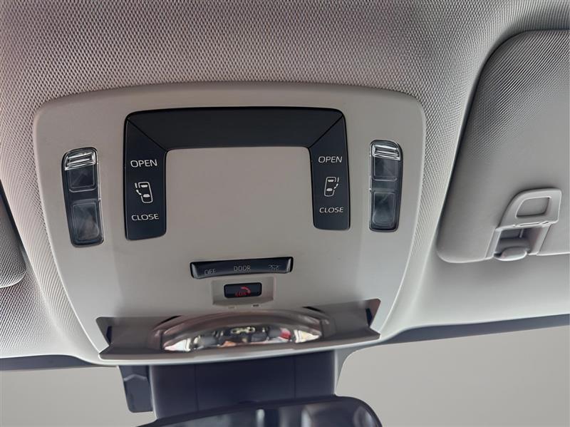 Toyota Sienna LE 8-Passenger 2022