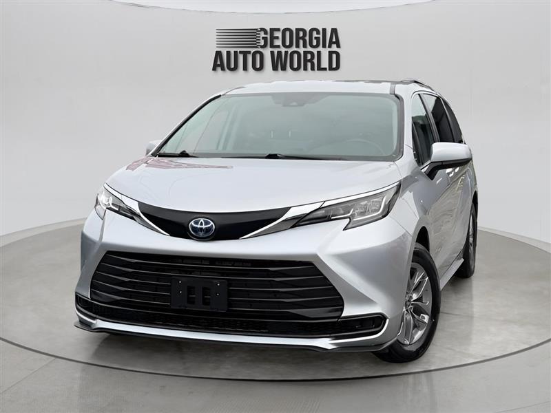 Toyota Sienna LE 8-Passenger 2022