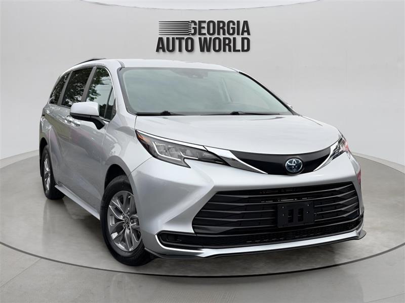 Toyota Sienna LE 8-Passenger 2022