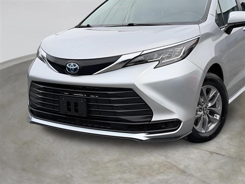 Toyota Sienna LE 8-Passenger 2022