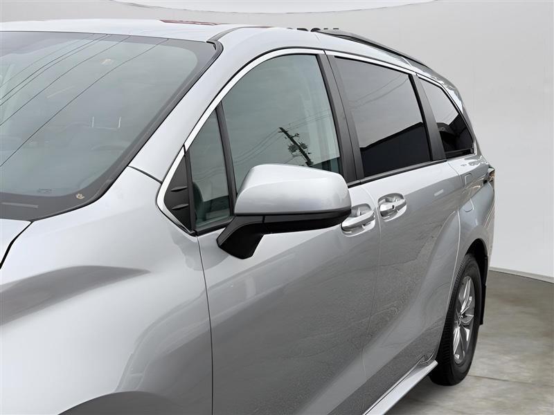 Toyota Sienna LE 8-Passenger 2022