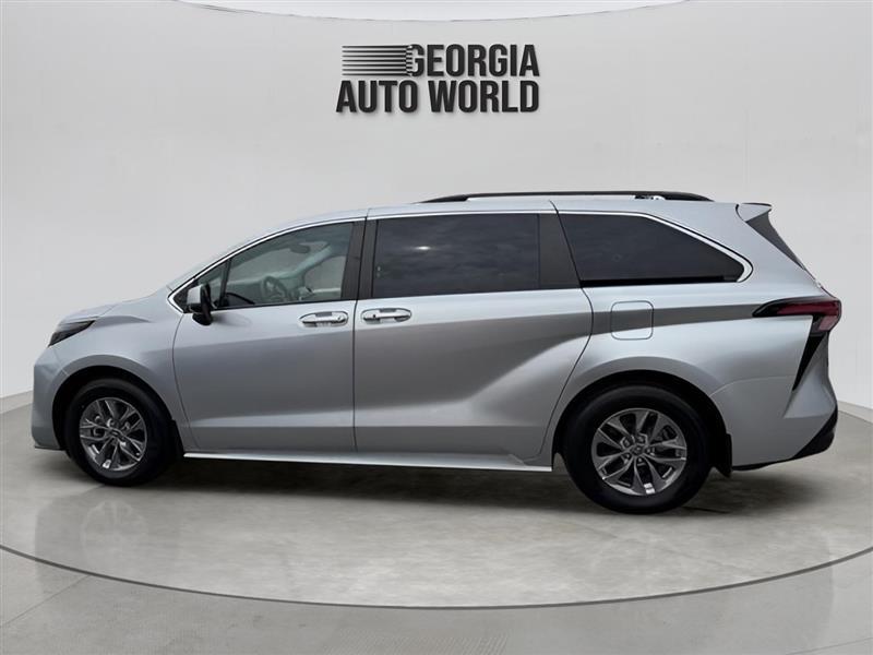 Toyota Sienna LE 8-Passenger 2022