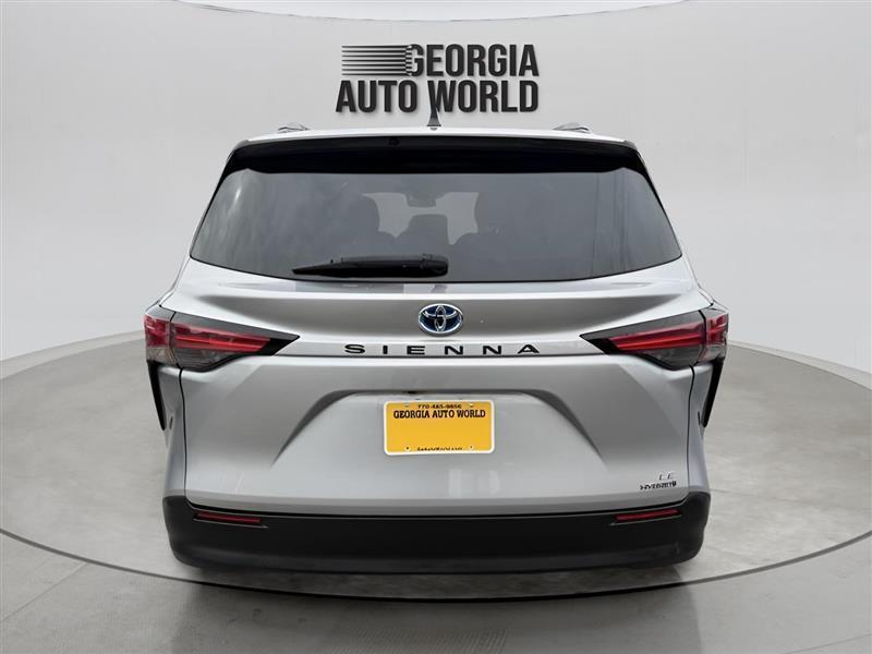 Toyota Sienna LE 8-Passenger 2022