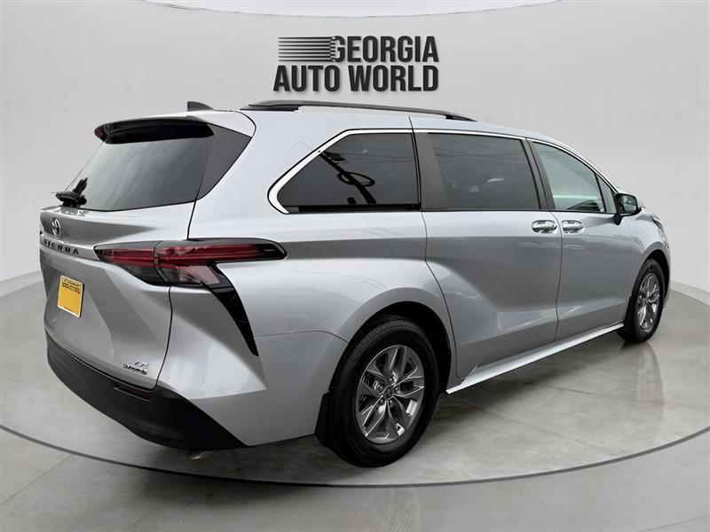 Toyota Sienna LE 8-Passenger 2022