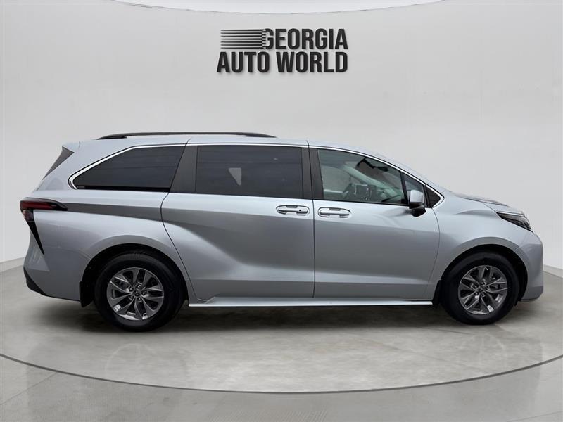 Toyota Sienna LE 8-Passenger 2022