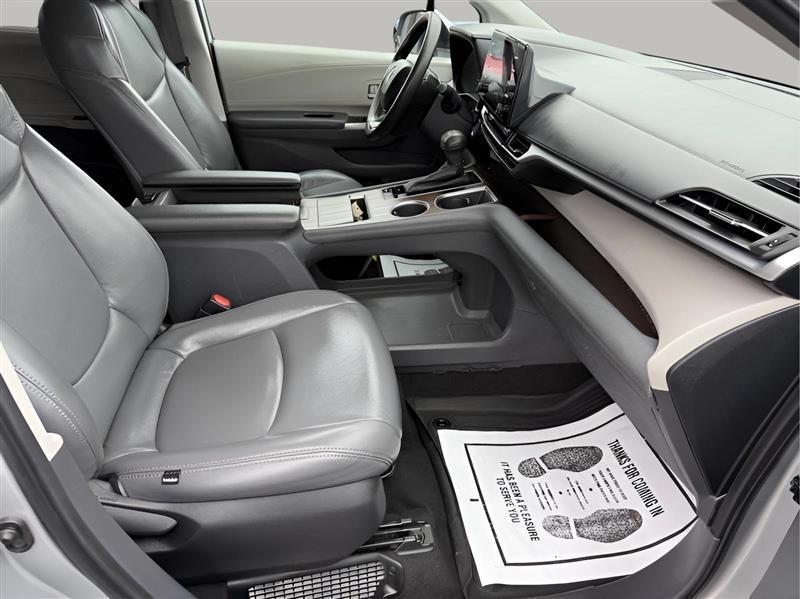 Toyota Sienna LE 8-Passenger 2022