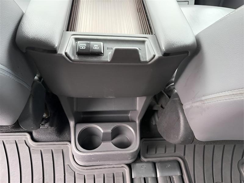 Toyota Sienna LE 8-Passenger 2022