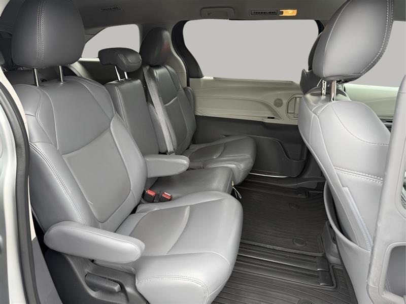 Toyota Sienna LE 8-Passenger 2022