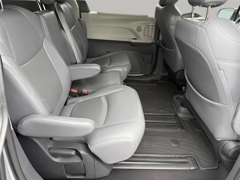 Toyota Sienna LE 8-Passenger 2022