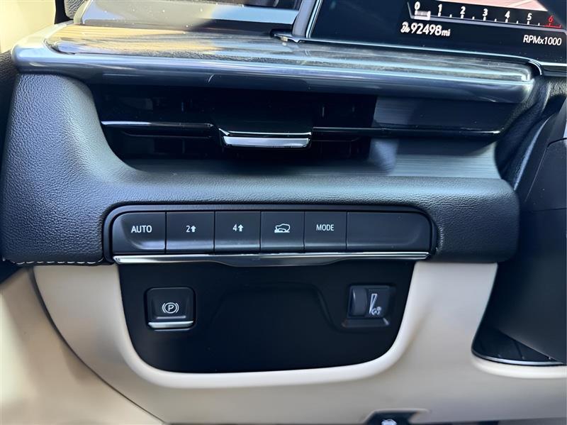 Cadillac Escalade Premium Luxury AWD 2021