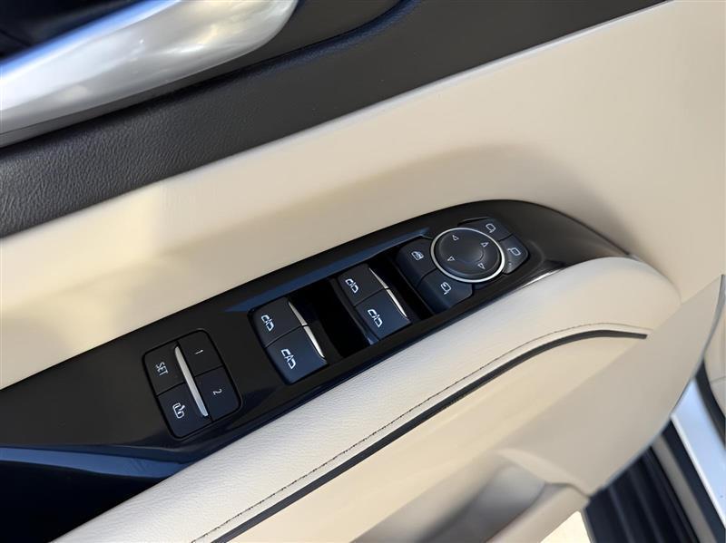 Cadillac Escalade Premium Luxury AWD 2021