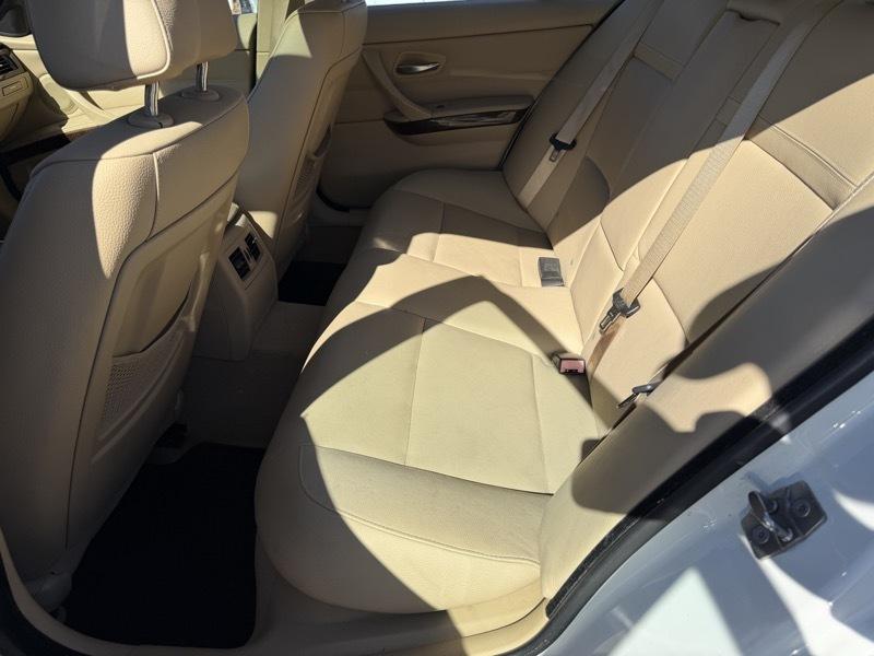 BMW 3-Series 328i 2009