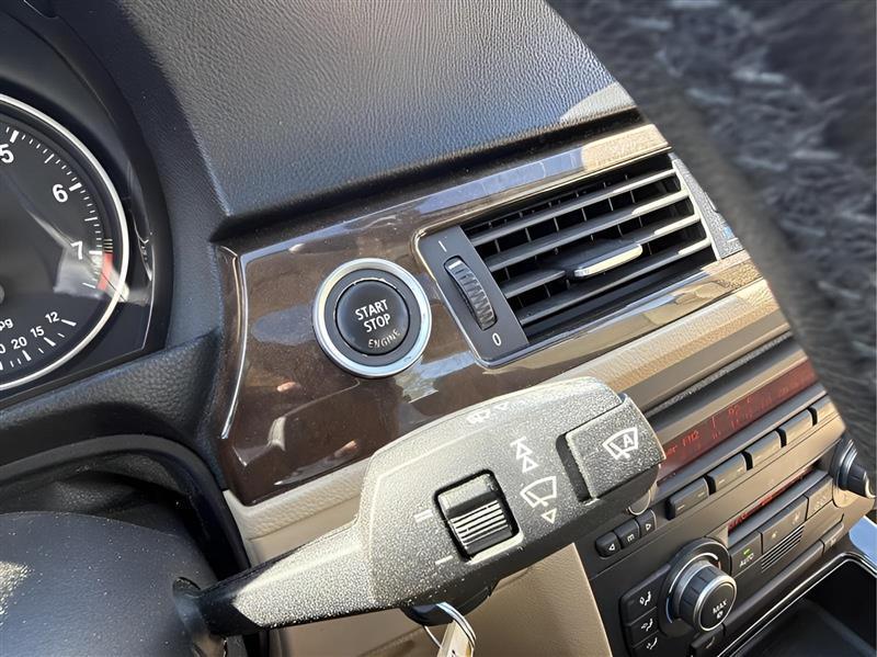 BMW 3-Series 328i 2009