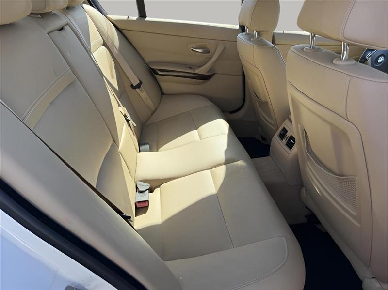 BMW 3-Series 328i 2009