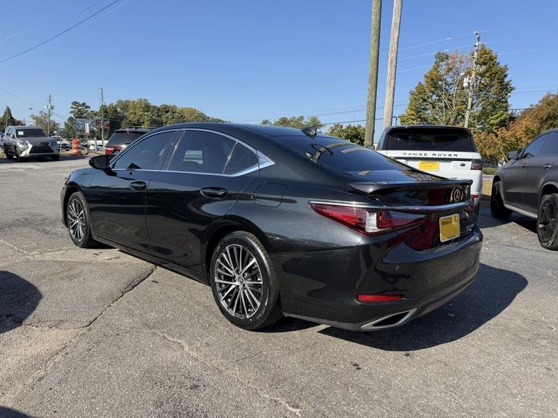 Lexus ES 350 4D Sedan 2023