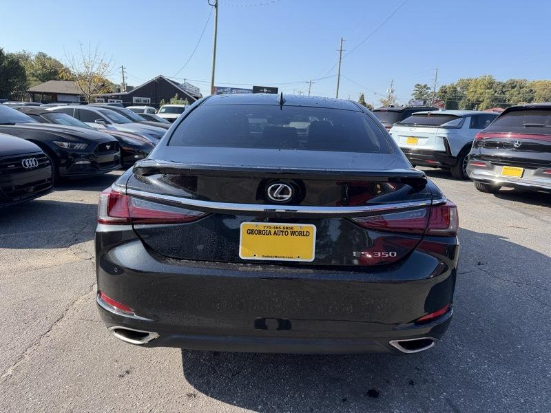 Lexus ES 350 4D Sedan 2023