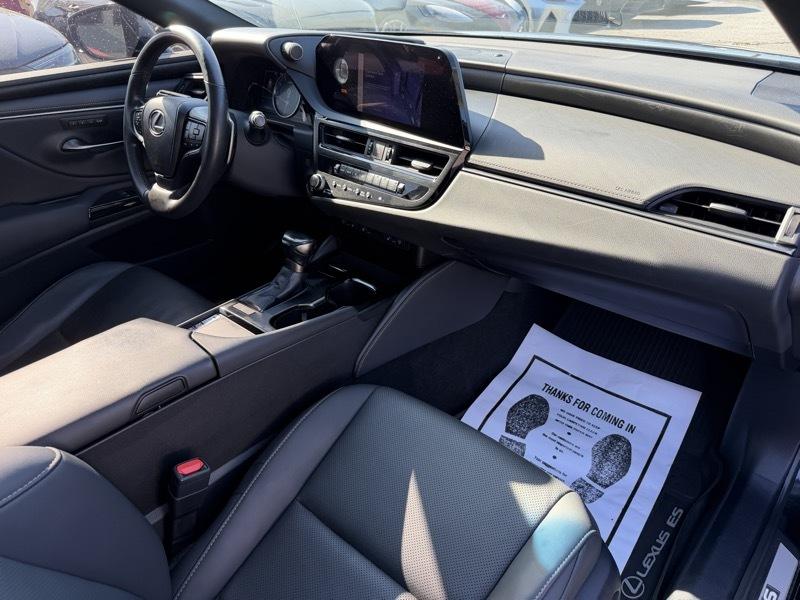 Lexus ES 350 4D Sedan 2023