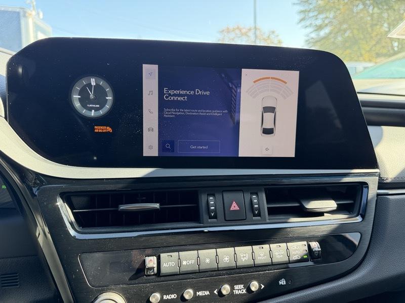 Lexus ES 350 4D Sedan 2023