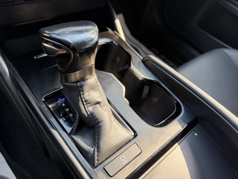 Lexus ES 350 4D Sedan 2023