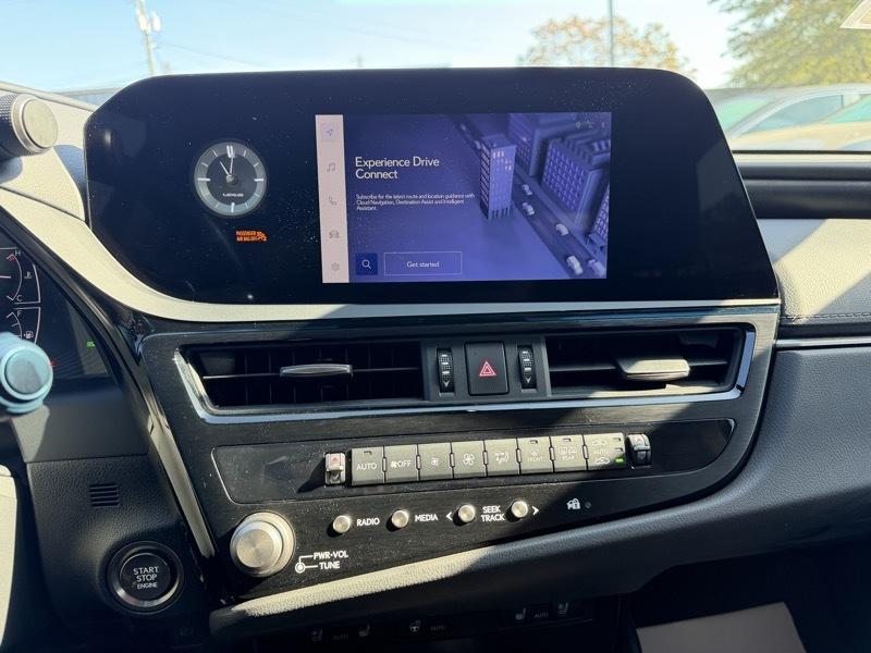 Lexus ES 350 4D Sedan 2023