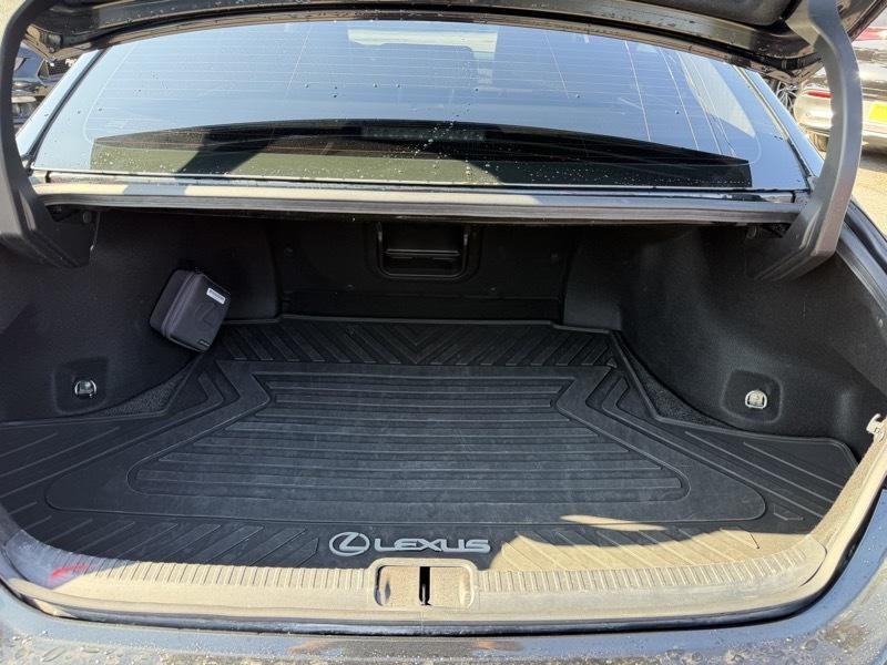 Lexus ES 350 4D Sedan 2023