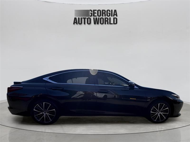 Lexus ES 350 4D Sedan 2023