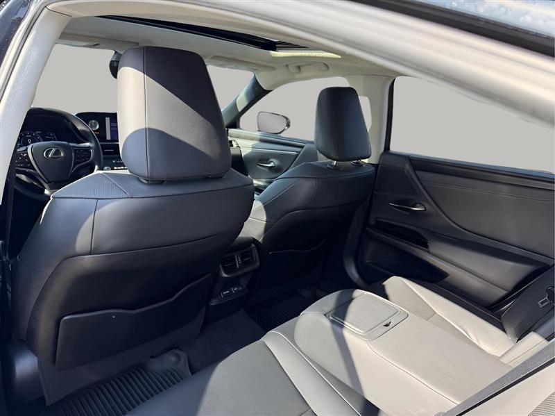 Lexus ES 350 4D Sedan 2023