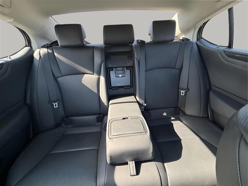 Lexus ES 350 4D Sedan 2023