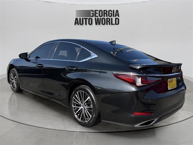 Lexus ES 350 4D Sedan 2023