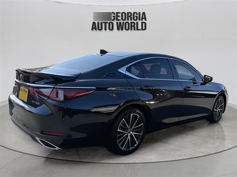 Lexus ES 350 4D Sedan 2023