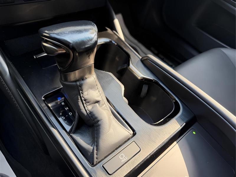 Lexus ES 350 4D Sedan 2023